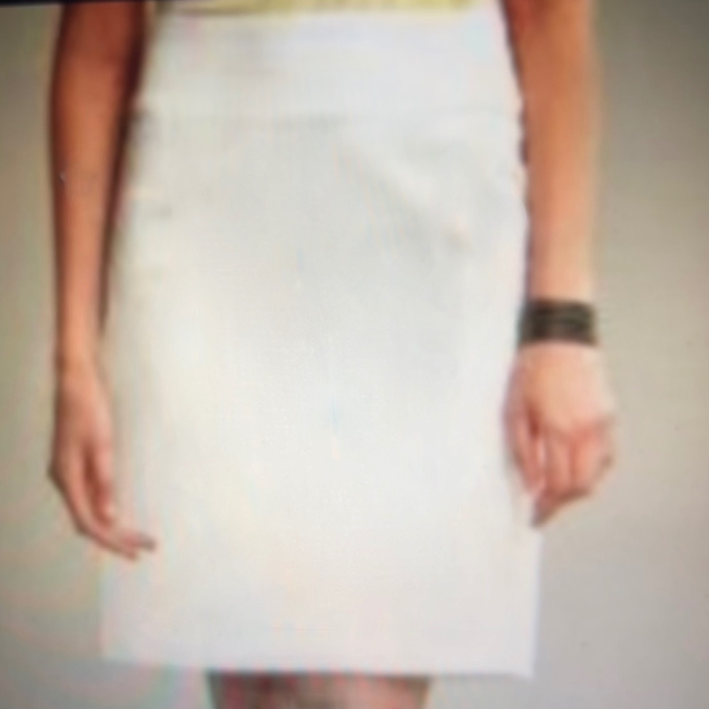 BANANA REPUBLIC WHITE PENCIL SKIRT
